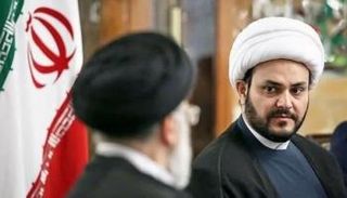 أكرم الكعبي خلال زيارة لتقديم الولاء لخامنئي بإيران