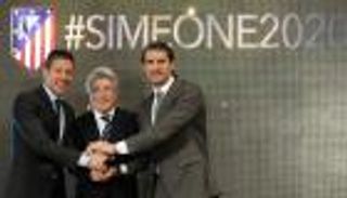 رئيس أتلتيكو مدريد يسعى لتكرار تجربة فينجر مع سيميوني