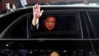 3 احتمالات تشرح عودة كيم إلى بلاده لتناول الغداء