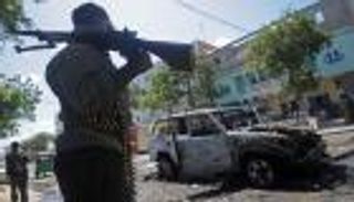 مقتل 3 من كبار قادة الجيش الصومالي في تفجير إرهابي بوسط البلاد