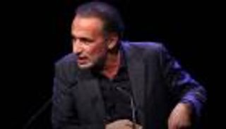 ضحية سابقة لحفيد البنا: طارق رمضان همجي يرتدي قناع الورع