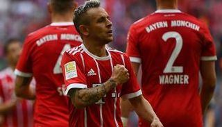 رافينيا يحتفل بالهدف