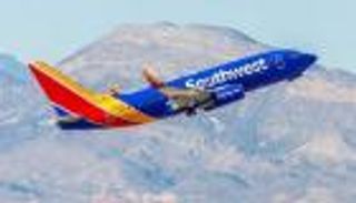 بسبب انفجار محرك.. راكبة تقاضي شركة "ساوث وست" للطيران