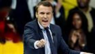 عمالقة الإنترنت أم ماكرون.. مَن ينتصر؟