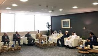 شيخ الأزهر الدكتور أحمد الطيب لدى توقفه في مطار دبي الدولي