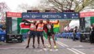 بالفيديو.. "بوابة العين" ترصد جانبا من ماراثون زايد الخيري بنيويورك