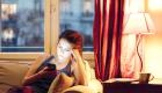 انتبه.. الإفراط في استخدام الموبايل يزيد القلق والاكتئاب