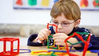 طفل مصاب بالتوحد - أرشيفية