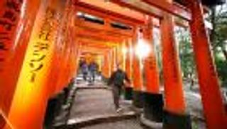 بالصور .. تعرف على معبد "فوشيمي إيناري تايشا" ذي الألف بوابة