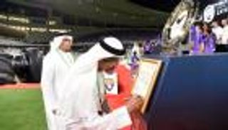 العين يتسلم رسمياً درع الدوري الإماراتي مدى الحياة