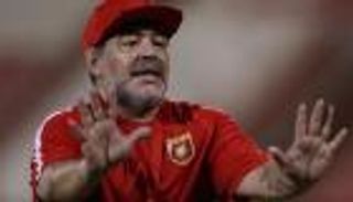 وكيل مارادونا ينفي تجديد عقده مع الفجيرة