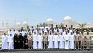 وفد من كلية الدفاع الوطني الإماراتية يزور محطات براكة للطاقة 