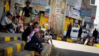 عمال يمنيون بلا عمل 