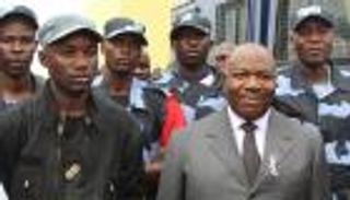 المحكمة الدستورية في الجابون تأمر باستقالة رئيس الوزراء وحل البرلمان