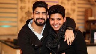 المطربان المصريان محمد شاهين ومينا عطا