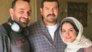 عمرو يوسف في سويسرا لمقابلة "طايع"