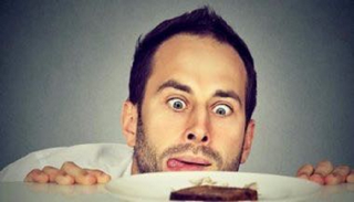 تناول الماء بكمية كافية يشعرك بالشبع