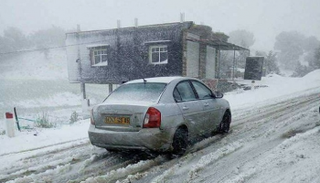 تساقط كثيف للثلوج شرقي الجزائر