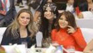 بالصور.. سميرة سعيد تستعرض أحدث تصميمات القفطان المغربي في القاهرة