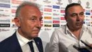 زاكيروني: لا أعد بتحقيق لقب كأس آسيا