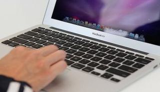 جهاز "ماك بوك" 