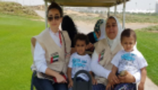 الهلال الأحمر في أبوظبي يقدم مستلزمات طبية وأجهزة تعويضية للمسنين