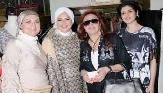  النجمة المصرية نبيلة عبيد في عرض أزياء رمضاني