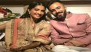 بالصور.. "العين" في احتفال نجمة بوليوود سونام كابور بـ"ليلة الحناء"