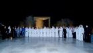 موظفو "الوطني للإعلام" يزورون "صرح زايد المؤسس"