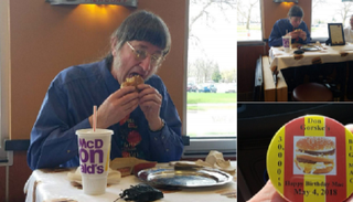  دون جورسكي يتناول شطيرة بيج ماك