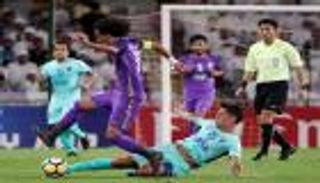 طاقم تحكيم سيرلانكي يدير مباراة العين في أبطال آسيا