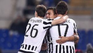 ديبالا وليشتنشتاينر يحتفلان