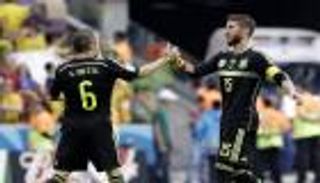 راموس يقتنص قميص إنييستا في كلاسيكو الوداع