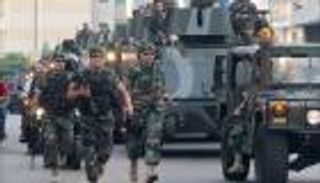 لبنان.. الجيش ينتشر بشوارع بيروت على وقع "بلطجة" حزب الله