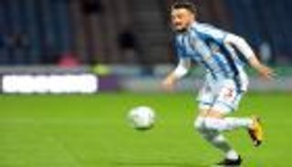 مدافع هدرسفيلد متفائل قبل مواجهتي تشيلسي وأرسنال