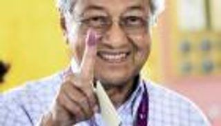 انتخابات ماليزيا.. بدء التصويت في أصعب اقتراع بالبلاد