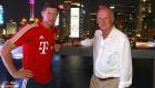 رومينيجه "الديمقراطي" يرفض رحيل ليفاندوفسكي