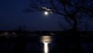 القمر المكتمل قد يؤثر على نومك