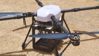 الطائرة ستباشر مهمة توصيل الوجبات بعد التراويح إلى أماكن محددة