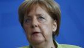 ميركل تدعو لاتفاق أوسع يشمل صواريخ إيران الباليستية