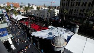 مركبة فضائية في العرض الأول لأحدث أجزاء حرب النجوم