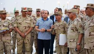 الرئيس السيسي يتفقد الأعمال الإنشائية في العاصمة الإدارية 