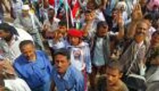 الشارع اليمني يُخرس "الإخوان" بكرنفالات ولافتات عرفاناً للإمارات 