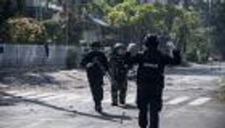 بالصور.. قتلى وجرحى في تفجيرات انتحارية بإندونيسيا