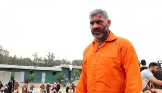 النجم المصري هاني عادل في أحد مشاهد مسلسل السهام المارقة