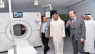 منصور بن زايد يدشن أحدث جهاز لتشخيص الأمراض بمستشفى أم القيوين