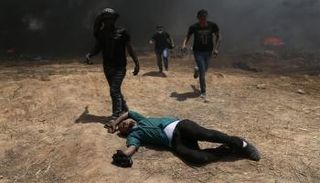 عشرات الشهداء ومئات المصابين في اعتداء قوات الاحتلال على الفلسطينيين 