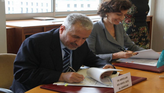 توقيع الاتفاقية بين "سلمان للإغاثة" و"اليونسكو"