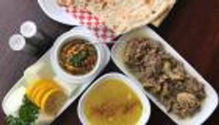 أزمة النقد الأجنبي تحرم الإيرانيين من "الكوارع" في رمضان