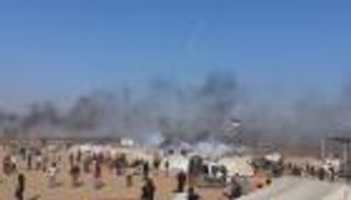 بالصور.. غزة تتحدى دموية إسرائيل بعد يوم من المجزرة